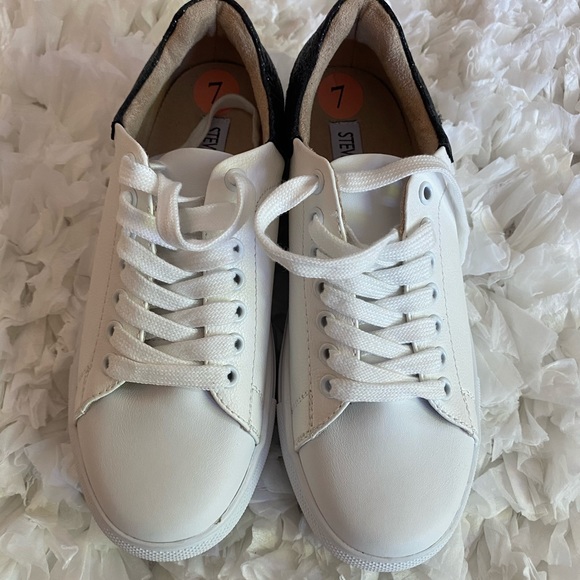 Steve Maddden Andy Sneakers size 37 - Picture 2 of 4